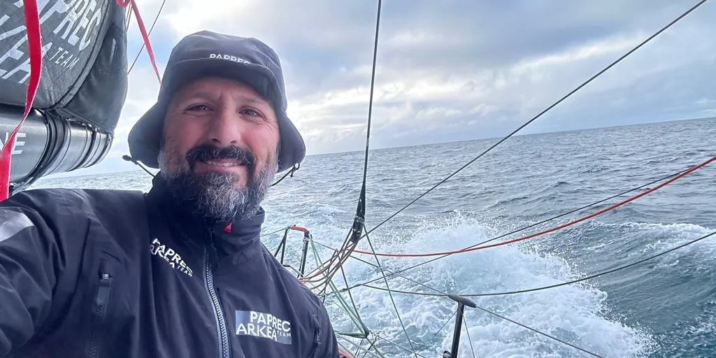 Yoann Richomme à bord de PAPREC ARKÉA. 