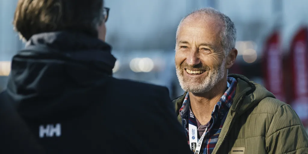 Michel Desjoyeaux au départ du Vendée Globe. 