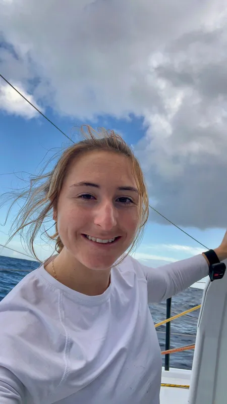 Violette Dorange (FRA), skipper de DeVenir, a envoyé une photo du bateau