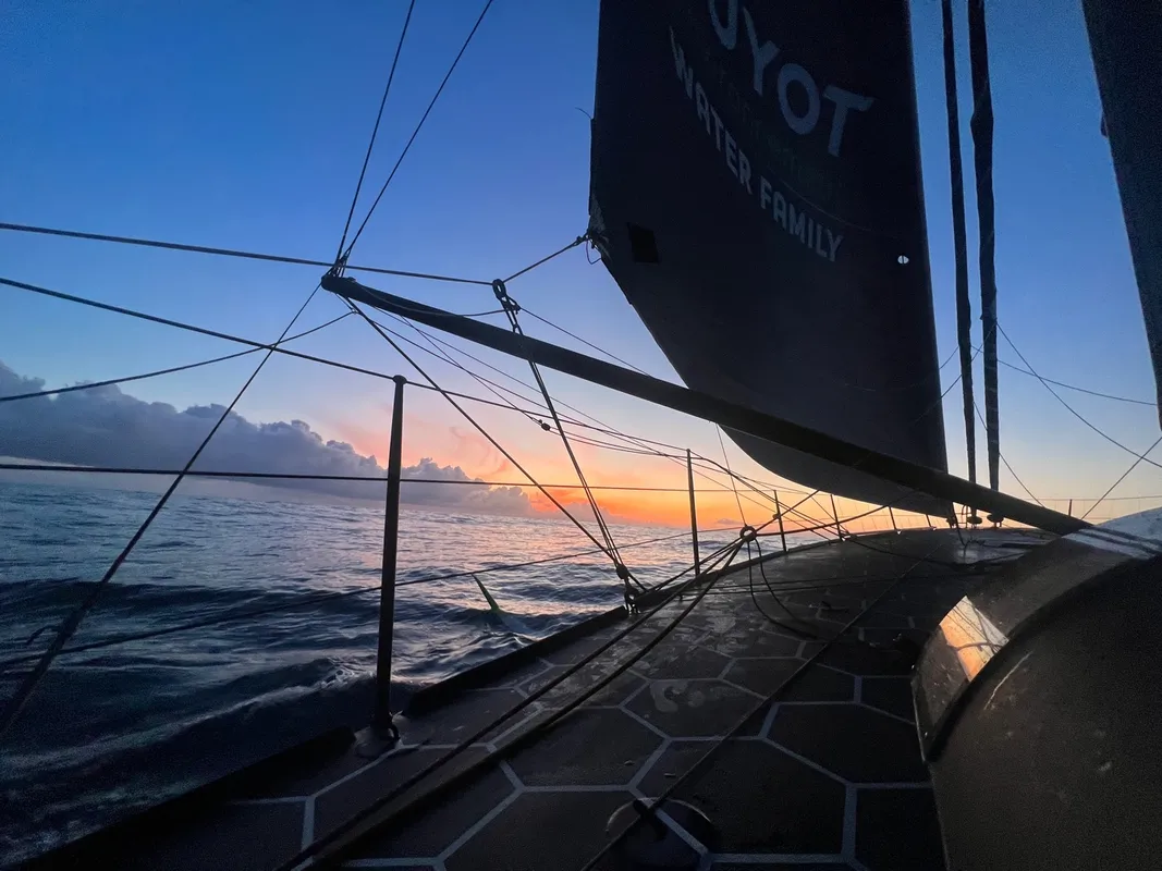 Le skipper de GUYOT Environnement - Water Family Benjamin Dutreux (FRA) a envoyé une photo du bateau