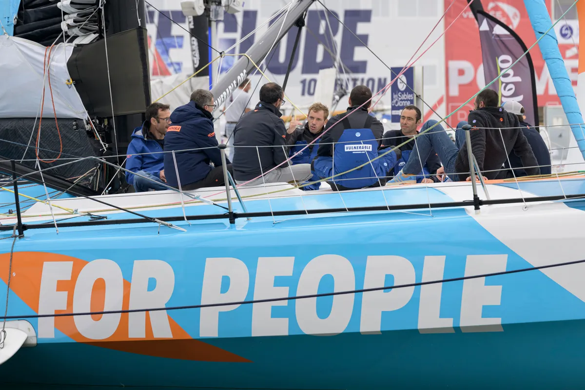 Arrivée de Thomas Ruyant aux Sables d'Olonne