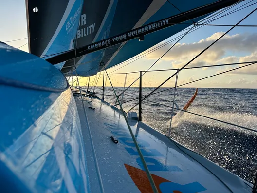 Le skipper de VULNERABLE, Thomas Ruyant (FRA), a envoyé une photo du bateau