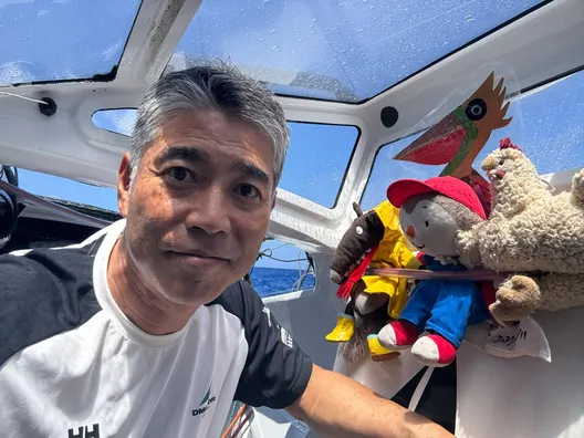 24 NOVEMBRE 2024 : Photo envoyée depuis le bateau DMG MORI Global One lors de la course à la voile du Vendée Globe le 24 novembre 2024. (Photo du skipper Kojiro Shiraishi) Cuddy toys