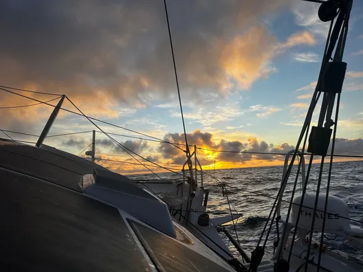 COURSE, 03 DÉCEMBRE 2024 : Photo envoyée depuis le bateau Groupe Dubreuil lors de la course à la voile du Vendée Globe le 03 décembre 2024. (Photo du skipper Sébastien Simon)