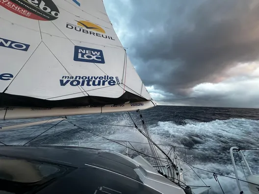 COURSE, 14 DÉCEMBRE 2024 : Photo envoyée depuis le bateau Groupe Dubreuil lors de la course à la voile du Vendée Globe le 14 décembre 2024. (Photo du skipper Sébastien Simon)