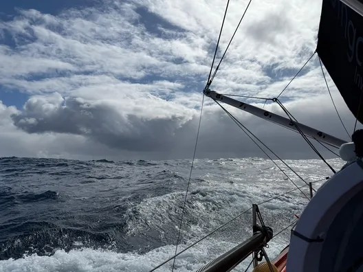 COURSE, 25 DÉCEMBRE 2024 : Photo envoyée depuis le bateau Singchain Team Haikou lors de la course à la voile du Vendée Globe le 25 décembre 2024. (Photo du skipper Jingkun Xu)