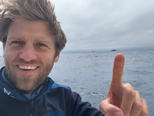 COURSE, 25 DÉCEMBRE 2024 : Photo envoyée depuis le bateau Monnoyeur - DUO for a JOB lors de la course à la voile du Vendée Globe le 25 décembre 2024. (Photo du skipper Benjamin Ferré) Macquarie Island