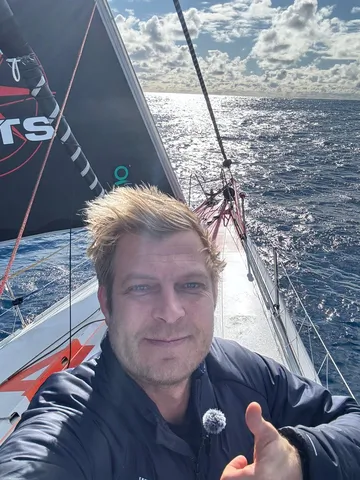 COURSE, 11 JANVIER 2025 : Photo envoyée depuis le bateau Tut Gut. Naviguant lors de la course à la voile du Vendée Globe le 11 janvier 2025. (Photo du skipper Oliver Heer)