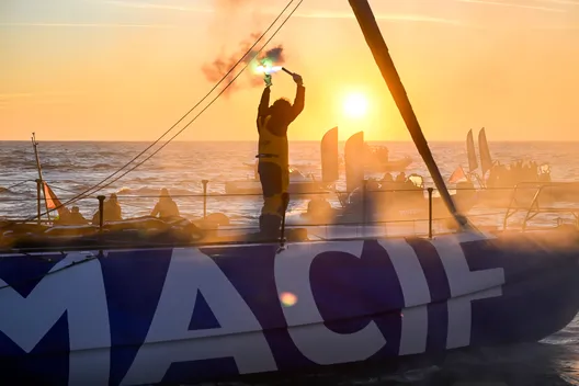 LES SABLES D'OLONNE, FRANCE - 14 JANVIER 2025 : Charlie Dalin (FRA), skipper de MACIF Santé Prévoyance, est photographié après avoir remporté le Vendée Globe 2024, le 14 janvier 2025 aux Sables d'Olonne, France. (Photo Jean-Louis Carli / Alea)