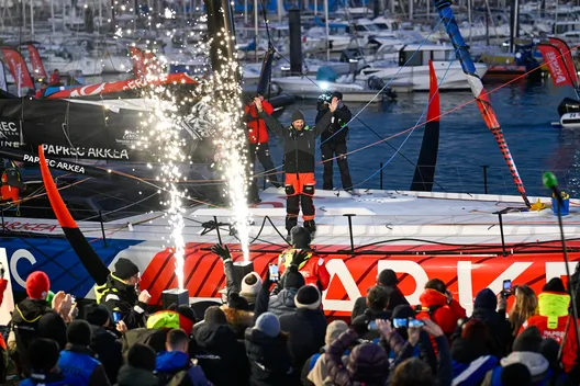 LES SABLES D'OLONNE, FRANCE - 15 JANVIER 2025 : Le skipper de PAPREC ARKÉA Yoann Richomme (FRA) est photographié après avoir pris la 2e place du Vendée Globe, le 15 janvier 2025 aux Sables d'Olonne, France - (Photo by Jean-Louis Carli / Alea)