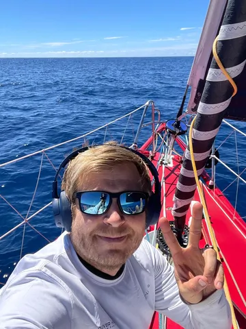 COURSE, 20 JANVIER 2025 : Photo envoyée depuis le bateau Tut Gut. Naviguant lors de la course à la voile du Vendée Globe le 20 janvier 2025. (Photo du skipper Oliver Heer)