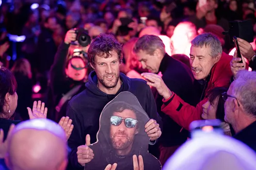 LES SABLES D'OLONNE, FRANCE - 24 JANVIER 2025 : Paul Meilhat (FRA), skipper de Biotherm, est photographié au Skipper Finisher Club du Vendée Globe, le 24 janvier 2025 aux Sables d'Olonne, France - (Photo by Lloyd images / Alea)