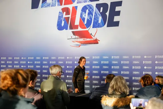 LES SABLES D'OLONNE, FRANCE - 25 JANVIER 2025 : Justine Mettraux (SUI), skipper de Team Snef, est photographiée lors de sa conférence de presse après avoir pris la 8e place du Vendée Globe, le 25 janvier 2025 aux Sables d'Olonne, France - (Photo by Anne Beauge / Alea)