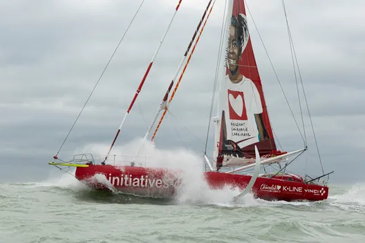 LES SABLES D'OLONNE, FRANCE - 30 JANVIER 2025 : Le skipper d'Initiatives-Cœur Sam Davies (GBR) est photographié après avoir pris la 13e place du Vendée Globe, le 30 janvier 2025 aux Sables d'Olonne, France - (Photo by LloydImages / Alea)