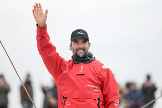 LES SABLES D'OLONNE, FRANCE - 30 JANVIER 2025 : Malizia - Le skipper de Seaexplorer Boris Herrmann (GER) est photographié après avoir pris la 12ème place du Vendée Globe, le 30 janvier 2025 aux Sables d'Olonne, France - (Photo by Olivier Blanchet / Alea)