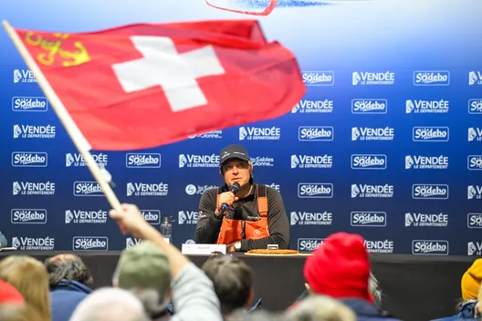 LES SABLES D'OLONNE, FRANCE - 17 FEVRIER 2025 : Tut Gut. Le skipper Oliver Heer (SUI) est photographié lors de sa conférence de presse après avoir pris la 29e place du Vendée Globe, le 17 février 2025 aux Sables d'Olonne, France - (Photo by Vincent Curutchet / Alea)