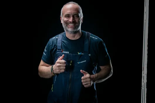 LES SABLES D'OLONNE, FRANCE - 04 MARS 2025 : Nexans - Le skipper de Wewise Fabrice Amedeo (FRA) est photographié en studio après avoir pris la 32ème place du Vendée Globe, le 04 mars 2025 aux Sables d'Olonne, France - (Photo by Jean-Marie Liot / Alea)