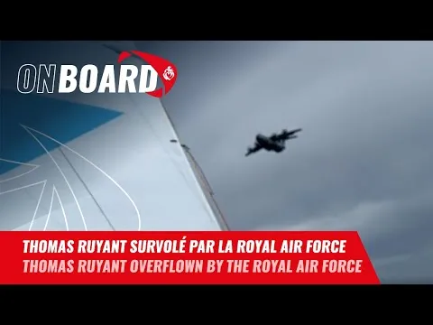 Thomas Ruyant survolé par la Royal Air Force | Vendée Globe 2024