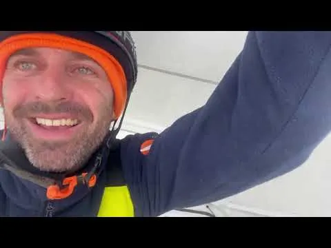 Départ au tas sous gennaker pour Sébastien Marsset | Vendée Globe 2024