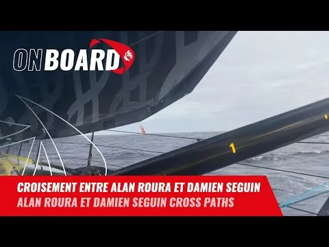 Croisement entre Alan Roura et Damien Seguin | Vendée Globe 2024