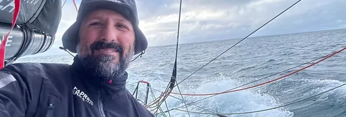 Yoann Richomme à bord de PAPREC ARKÉA. 