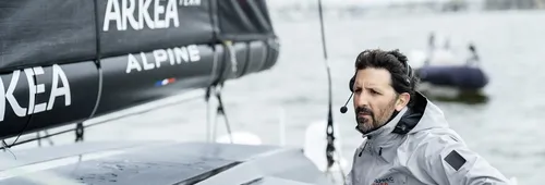 LORIENT, FRANCE - 15 MARS 2023 : Le skipper du Paprec Arkéa Yoann Richomme (FRA) est photographié le 15 mars 2023 au large de Lorient, France. (Photo Yann Riou / polaRYSE)