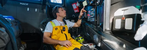 LORIENT, FRANCE - 12 SEPTEMBRE 2024 : Le skipper de MACIF Santé Prévoyance Charlie Dalin (FRA) s'entraîne le 12 septembre 2024 au large de Lorient, France - Photo Guillaume Gatefait-Disobey-Macif