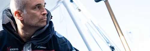 LORIENT, FRANCE - 18 AVRIL 2024 : Le skipper de Nexans - Wewise Fabrice Amedeo (FRA) est photographié le 18 avril 2024 à Lorient, France - Photo par Gauthier Lebec