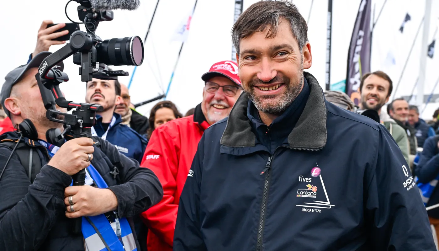 LES SABLES D'OLONNE, FRANCE - 10 NOVEMBRE 2024 : Les 40 concurrents IMOCA sont photographiés avant la ligne de départ de la 10e édition du Vendée Globe, le 10 novembre 2024 aux Sables d'Olonne, France. (Photo par Olivier Blanchet / Alea)
