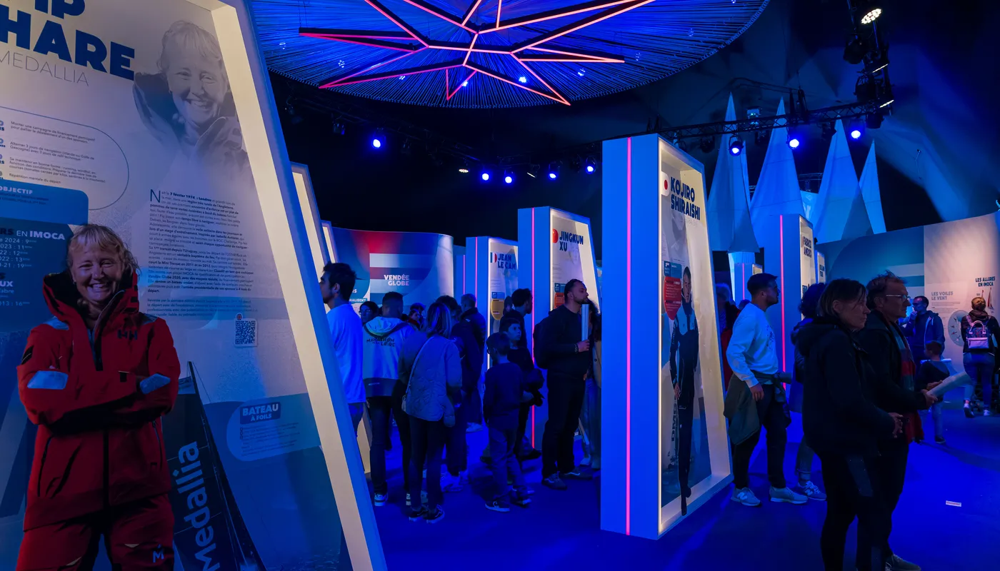 LES SABLES D'OLONNE, FRANCE - 20 OCTOBRE 2024 : Le public est photographié dans l'exposition départementale "cathédrale", le 20 octobre 2024 aux Sables d'Olonne, France - (Photo by Olivier Blanchet / Alea)